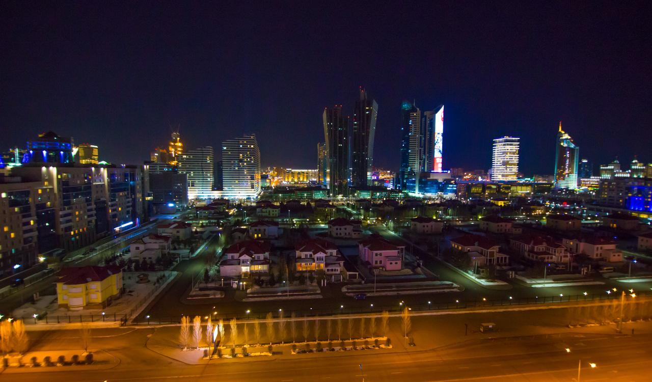 Apartments Near Bayterek Астана Екстер'єр фото